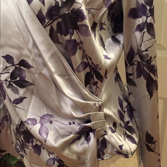 NWT Linda Allard Ellen Tracey Luxurious Silk Lilac Floral Wrap Top Blouse 12 P - Picture 3 of 10